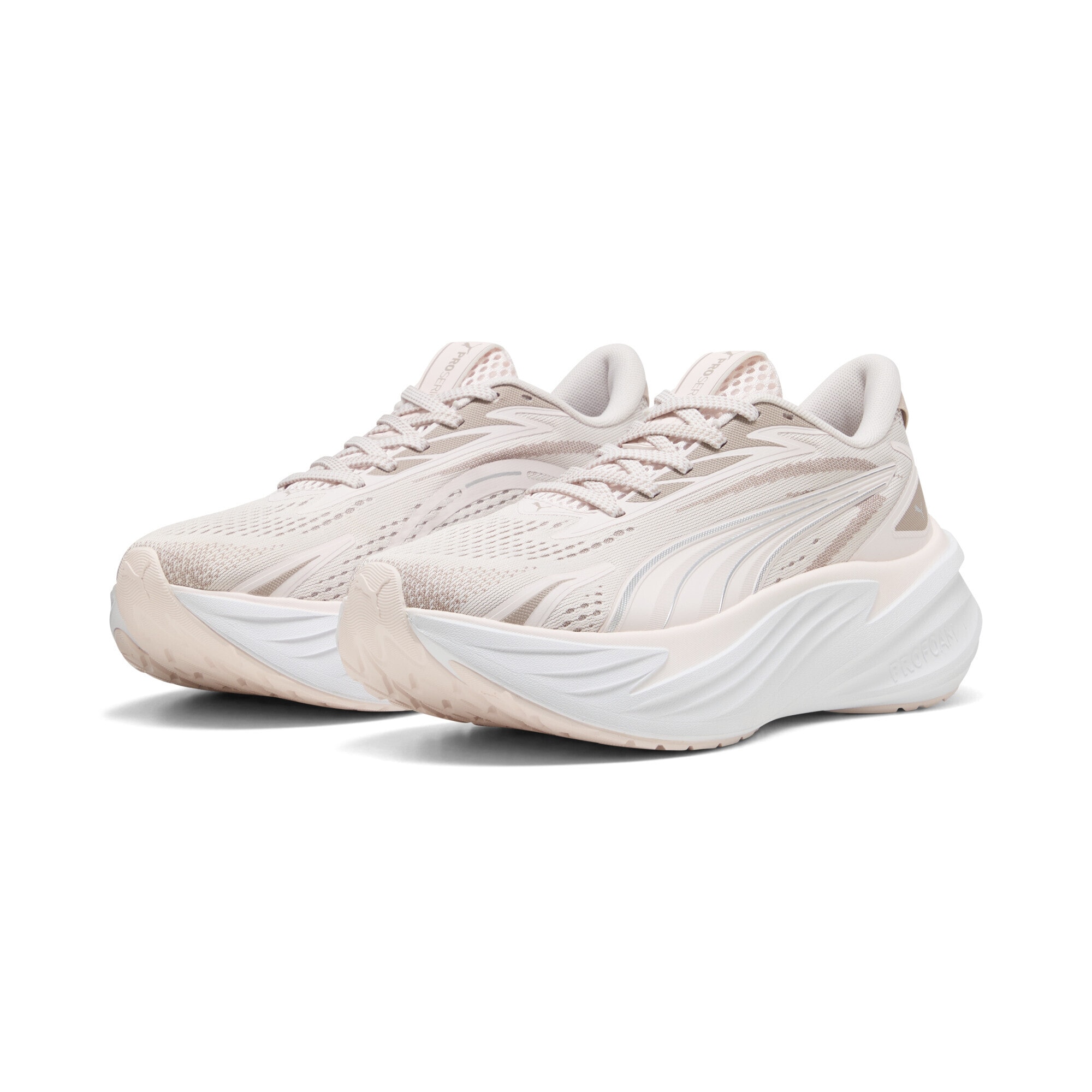 Trainingsschuh PUMA "Maxima Pro Laufschuhe Erwachsene", Herren, Gr. 38,5, jasmine flower rose latte silber pink beige metallic, Obermaterial: Textil, Synthetik; Futter: Textil; Innensohle: Textil; Laufsohle: Gummi, Schuhe