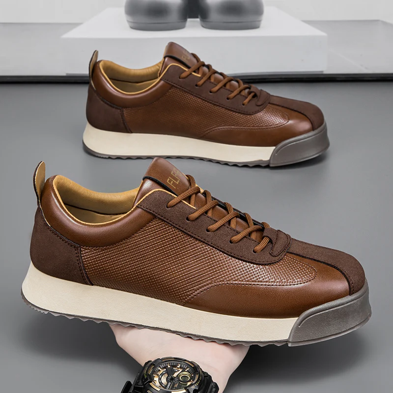 Herrenschuhe 2025, neue Frühlings- und Herbst-Retro-Braun-Sneaker mit dicken Sohlen, vielseitige Sport- und Freizeitschuhe aus Leder für Herren