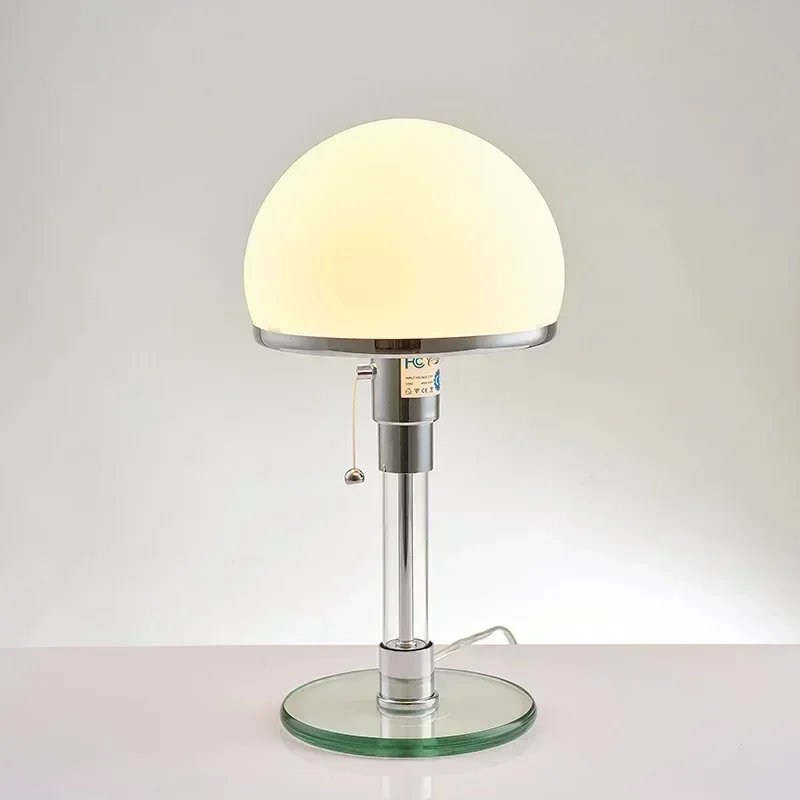 Dänische mittelalterliche Bauhaus-Pilz-Tischlampe im Ins-Stil, moderne und minimalistische Atmosphäre, Dekoration, Nachttisch- und Schlafzimmer-Tischlampe