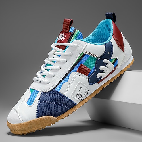 Blaue und weiße Herren-Sportsneaker aus Kunstleder – leichte und modische Schuhe für einen aktiven Lebensstil und Outdoor-Veranstaltungen Image