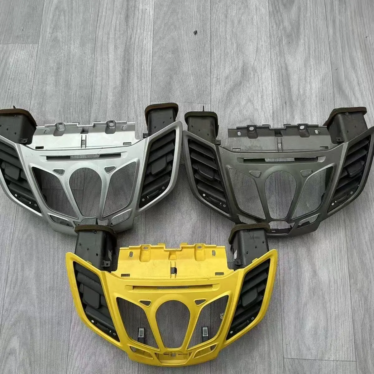 Sortie de climatiseur de tableau de bord central de voiture d