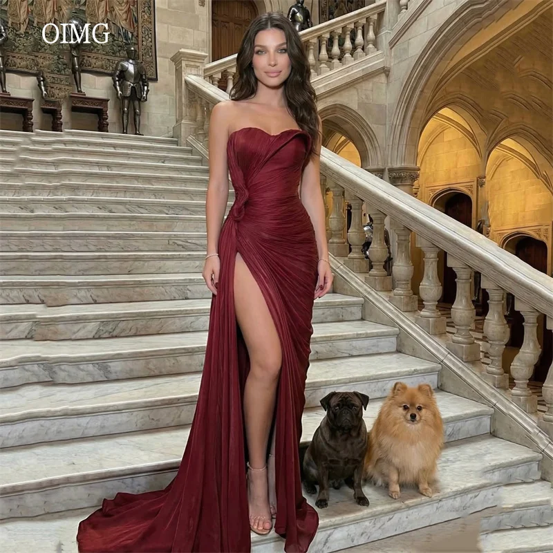 OIMG Anmutiges burgunderrotes trägerloses Meerjungfrau-Abschlussballkleid mit Seitenschlitz, plissiertes Partykleid, bodenlanges Urlaubsabendkleid, individuell gestaltet Image