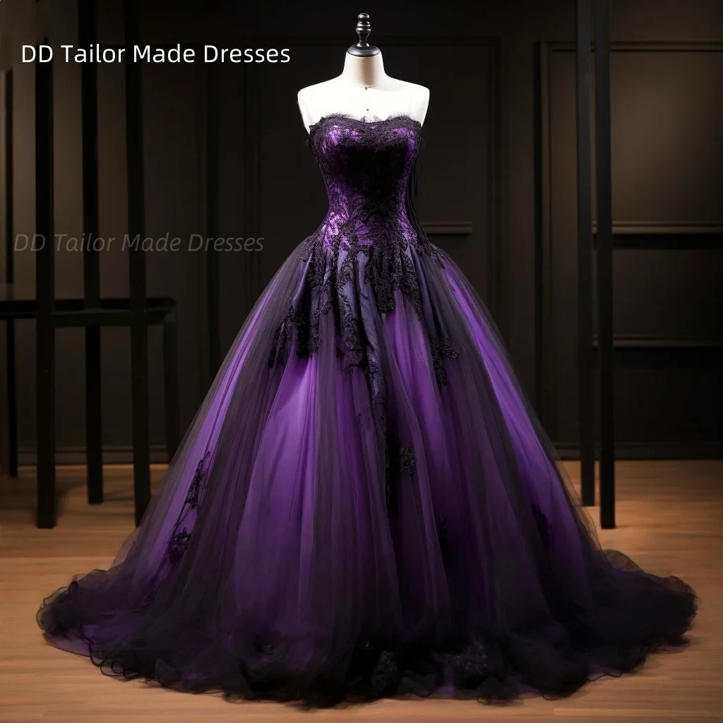 Klassisches schwarzes und lila Hochzeitskleid mit Hofschleppe, herzförmiger, ärmelloser Tüll, langes Vintage-Gothic-Brautkleid nach Maß