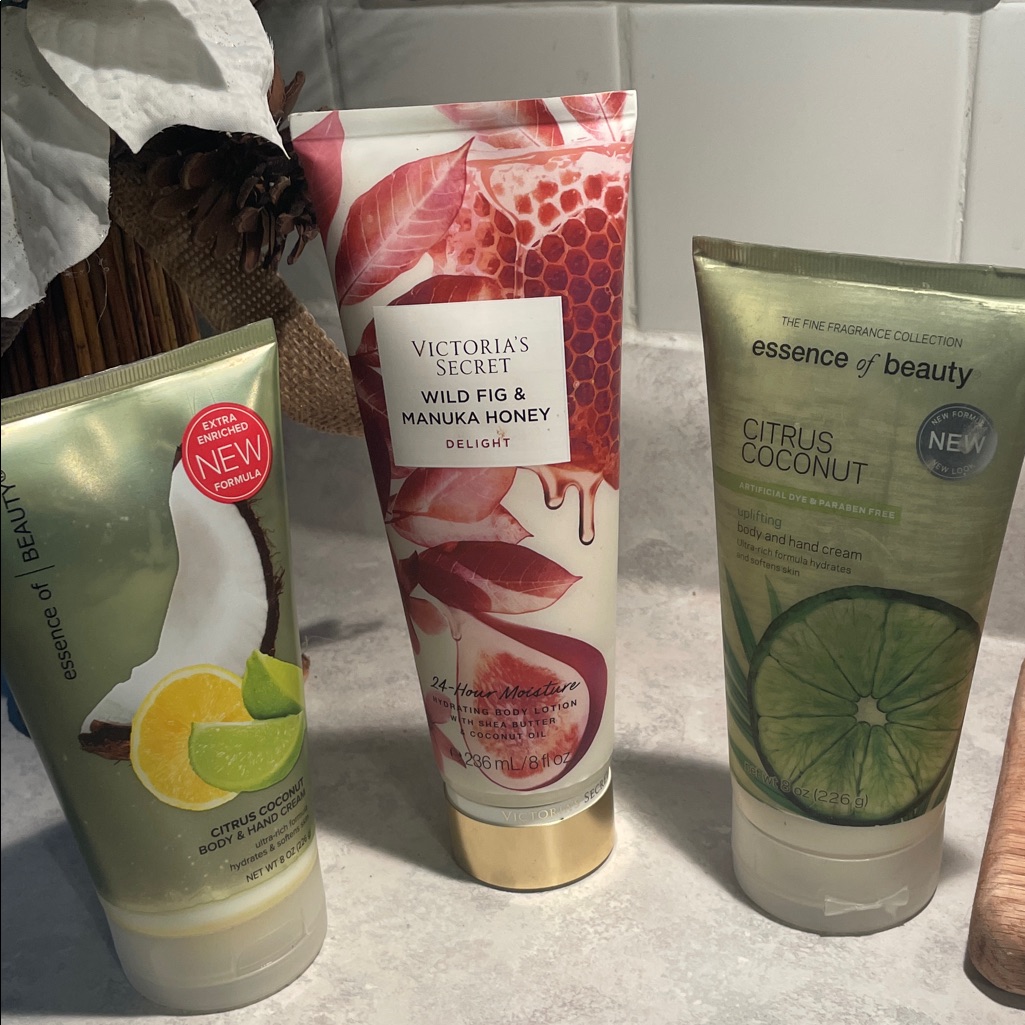Victoria's Secret Bath & Body | Victoria's Secret & Essence Of Beauty Beauty Items | Color: Cream | Size: Os
