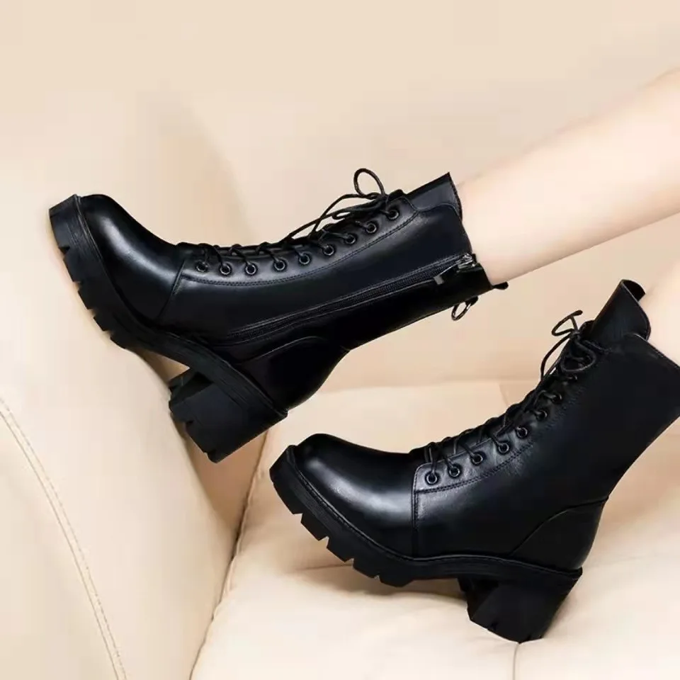 2025 Autunno e Inverno New Ma Stivali Donna Britannico Stivali a tubo centrale Stivali corti coreani Marea Stivali piatti in pelle femminile Scarpe da donna