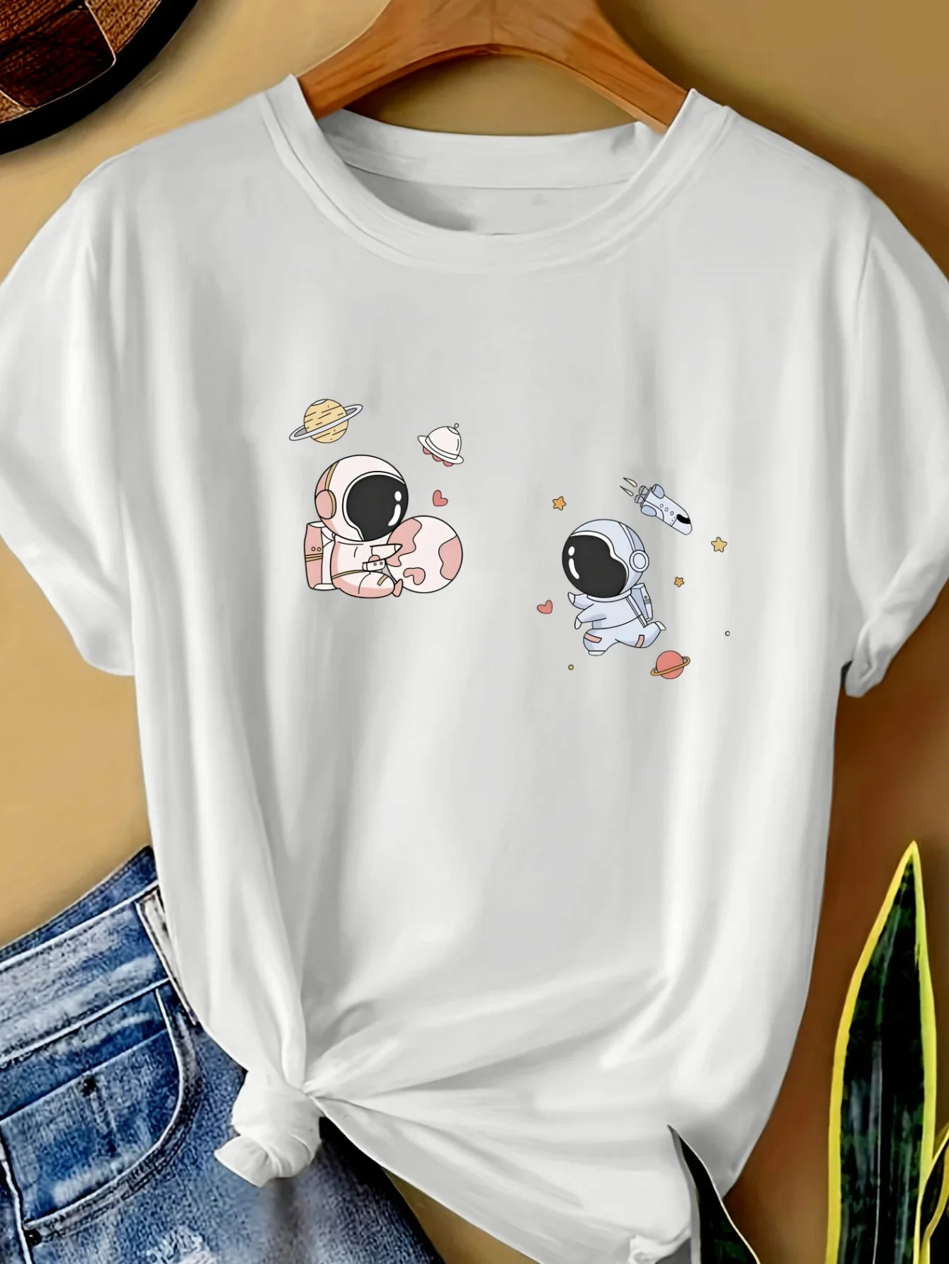 Kurzarm Cartoon Space Design Casual Casual Damen Niedliche Astronaut Grafik T-Shirt Crew Sommer Casual Streetwear Tops T-Shirts