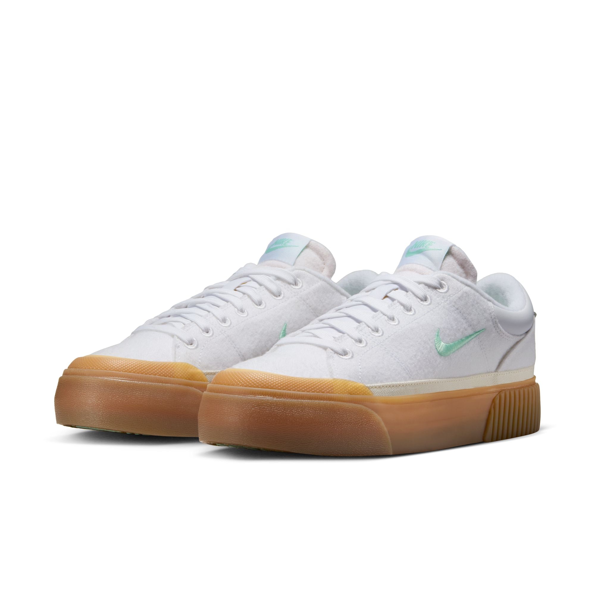 Sneaker NIKE SPORTSWEAR "WMNS COURT LEGACY LIFT", Damen, Gr. 37,5, weiß, mint foam, gum light braun, sail, Synthetik, Textil, Schuhe Sneaker