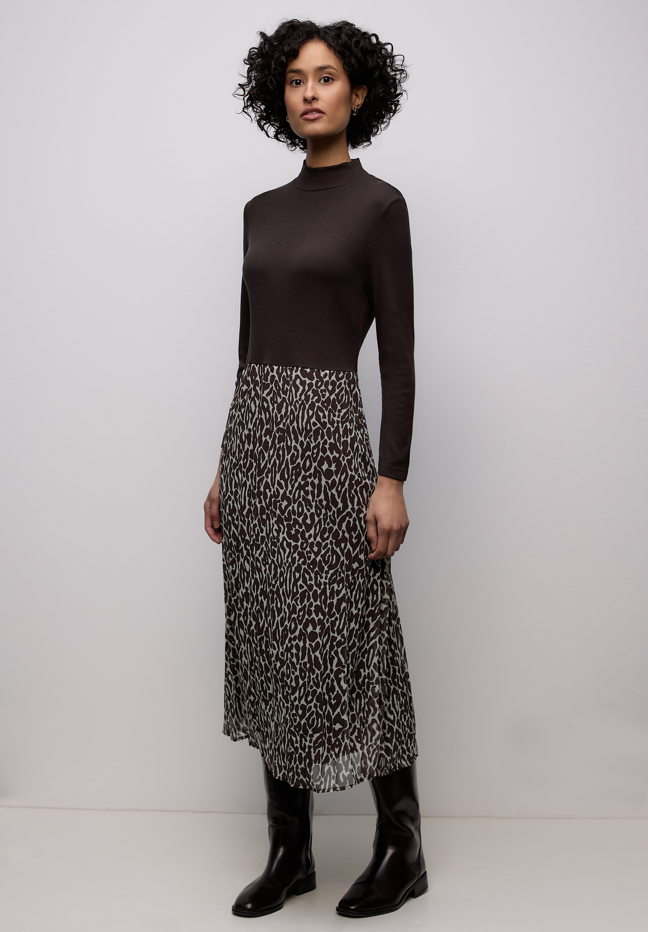 Midikleid STREET ONE, Damen, Gr. 44, EURO-Größen, molten earth, Stoff, Oberteil: 97% Viskose, 3% Elasthan; Rock: 100% Polyester; Unterrock: 100% Viskose, unifarben, normal knöchellang, hoch geschlossener Ausschnitt, Bündchen, Kleider Midikleid, mit...