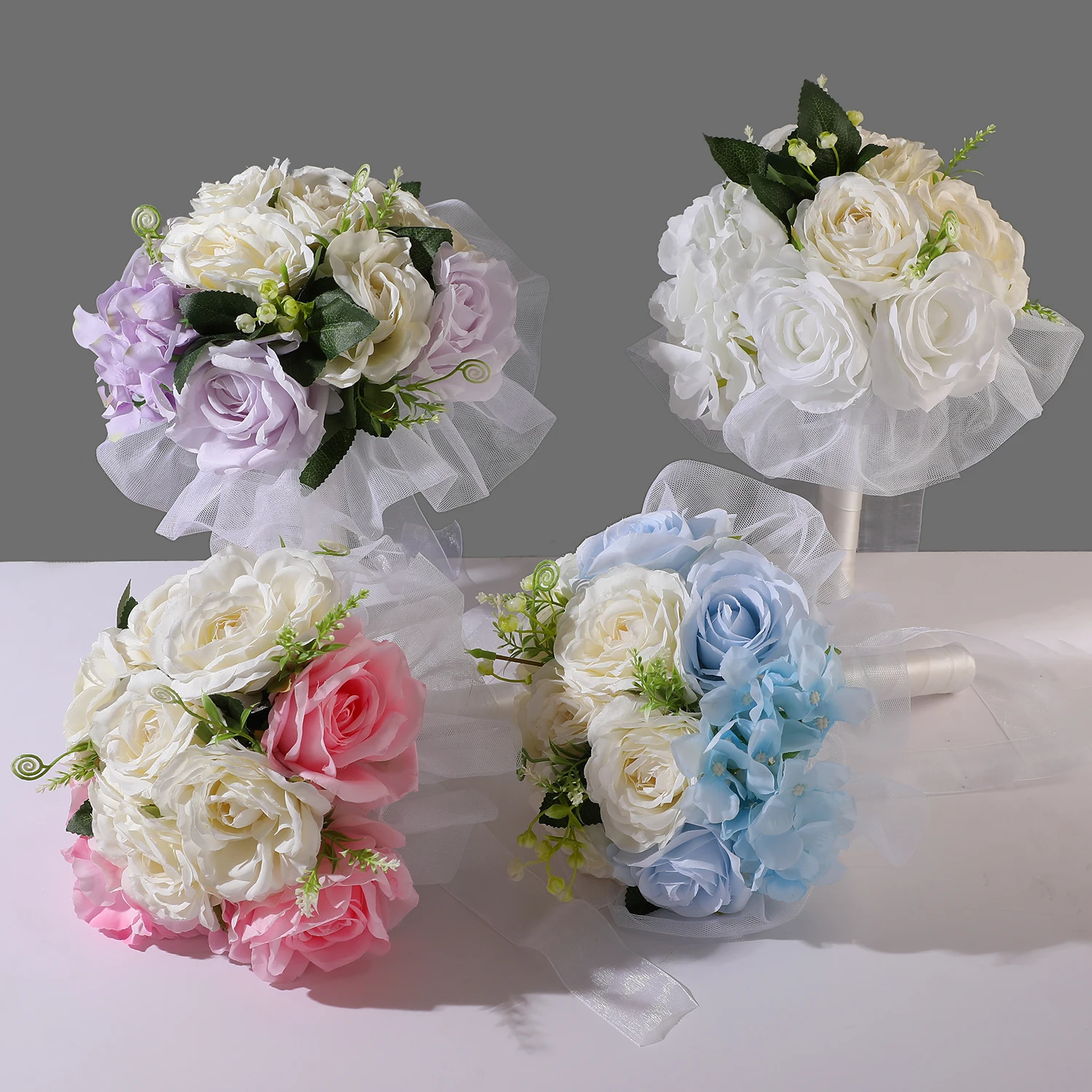 Simulierter Rosenstrauß, Handstrauß für Hochzeitsfotos, Brautfotografie, zur Verwendung bei Hochzeits- oder Verlobungsanlässen. Image