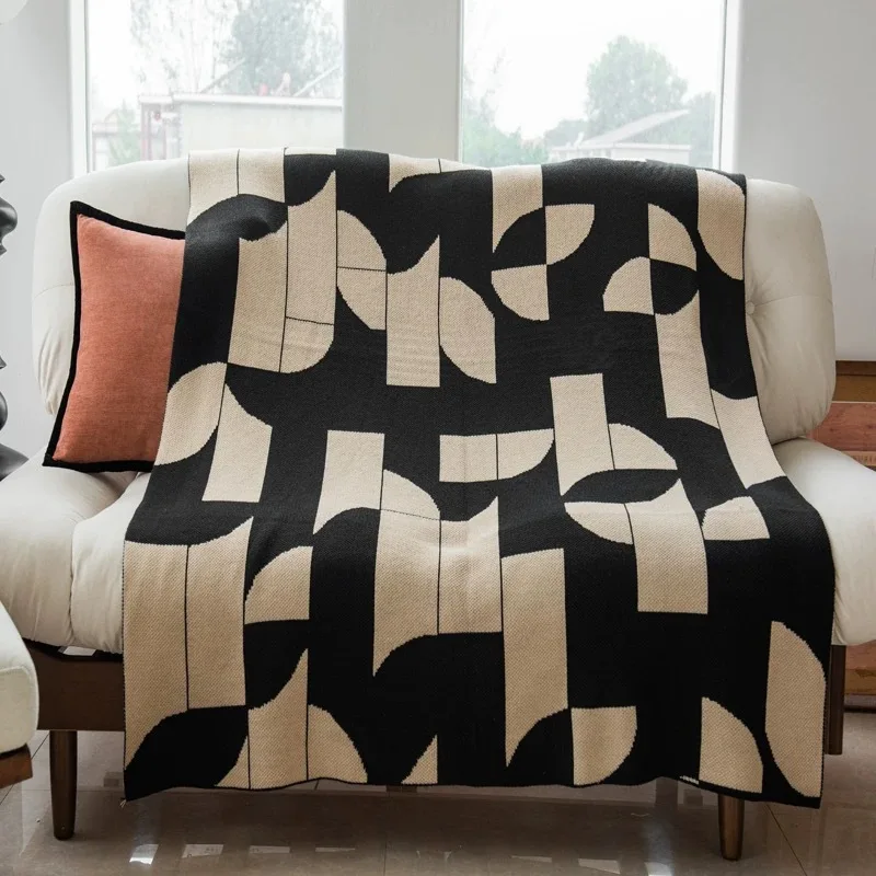 Retro Nordic Geometrische Muster Handtuch Decke Schwarz Kaffee Nickerchen Decke für Home Sofa Büro Bequeme Farbecht Schal Kissen Image