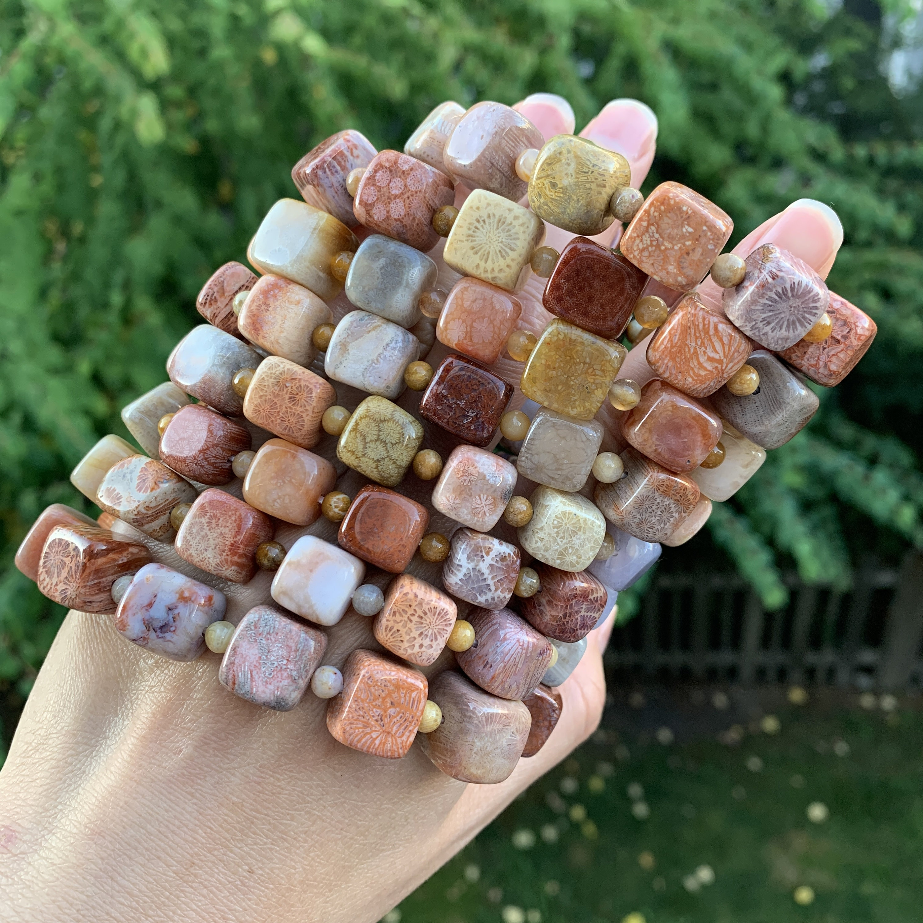 Bracciale con perline di corallo fossile Sugar Cube - Bracciale elastico fatto a mano - Bracciale curativo con pietre preziose - Bracciale con perline