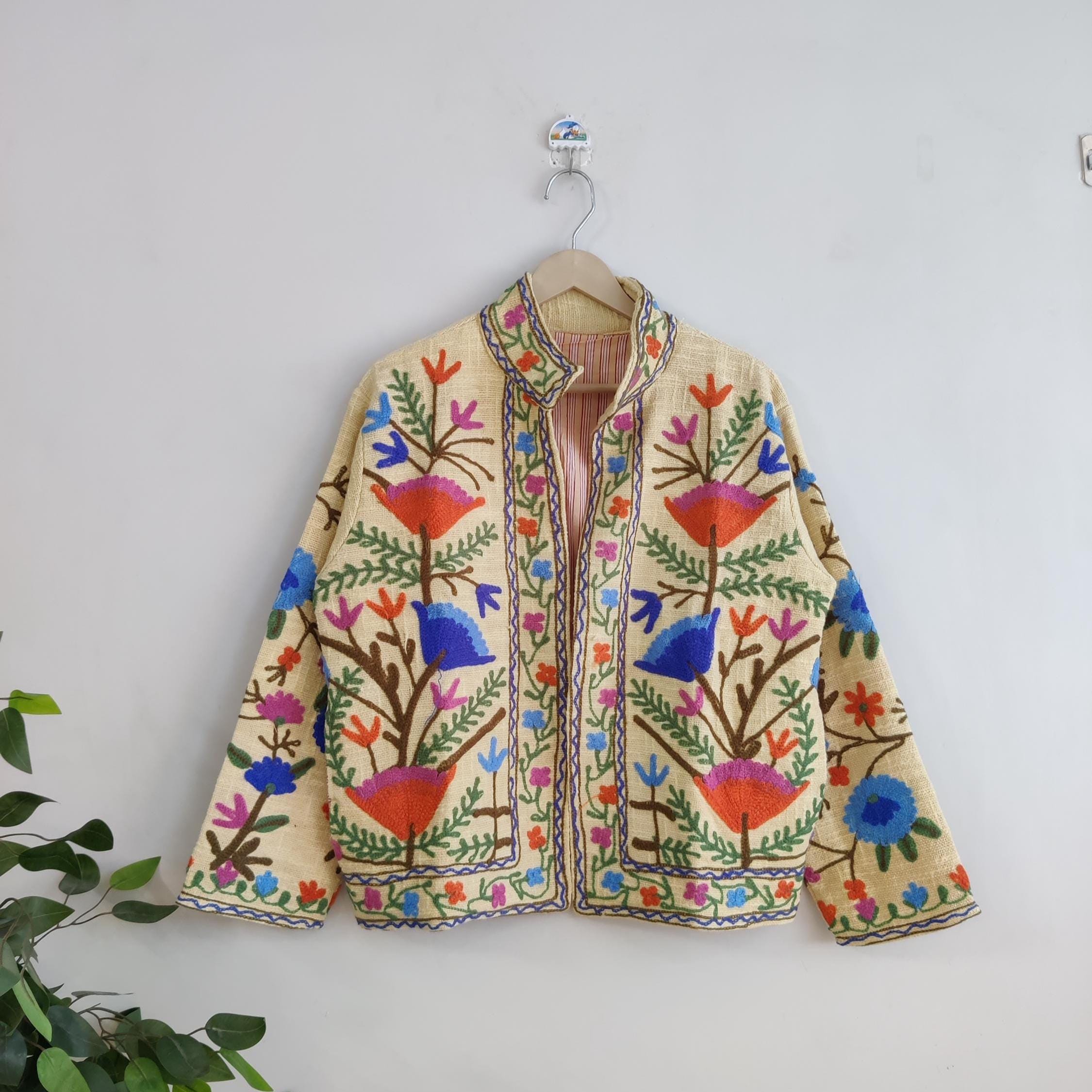 Veste Suzani brodée à la main en coton TNT, veste Suzani en coton, tissu en coton tnt, veste Suzani brodée pour femmes, manteau Suzani bohème
