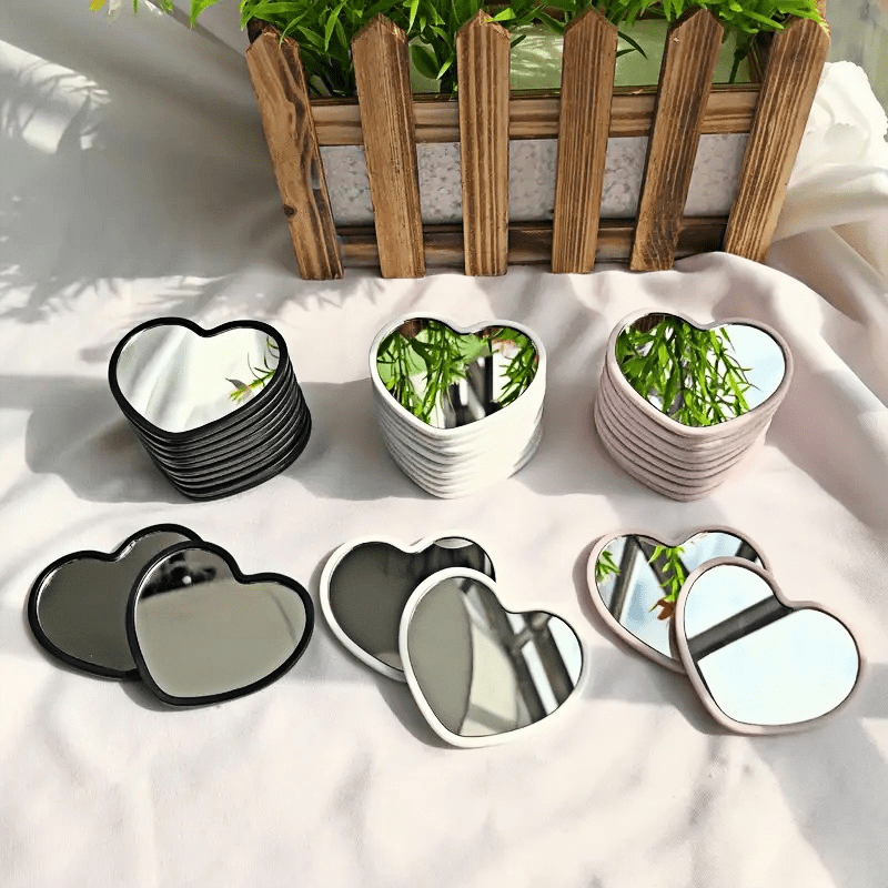 Portable Travel Love Mirrors Heart shaped Mini Beauty Makeup Mirror Dormitory Glass Girl Gift green