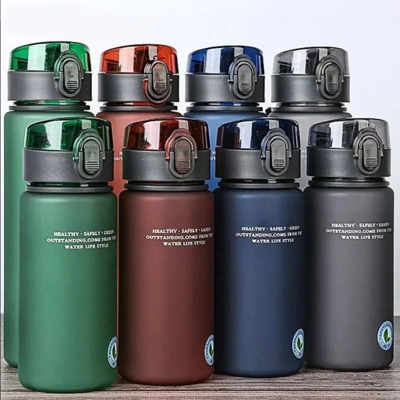 High Quality Leak Proof Sports Water Bottle transparent Blue 560ml