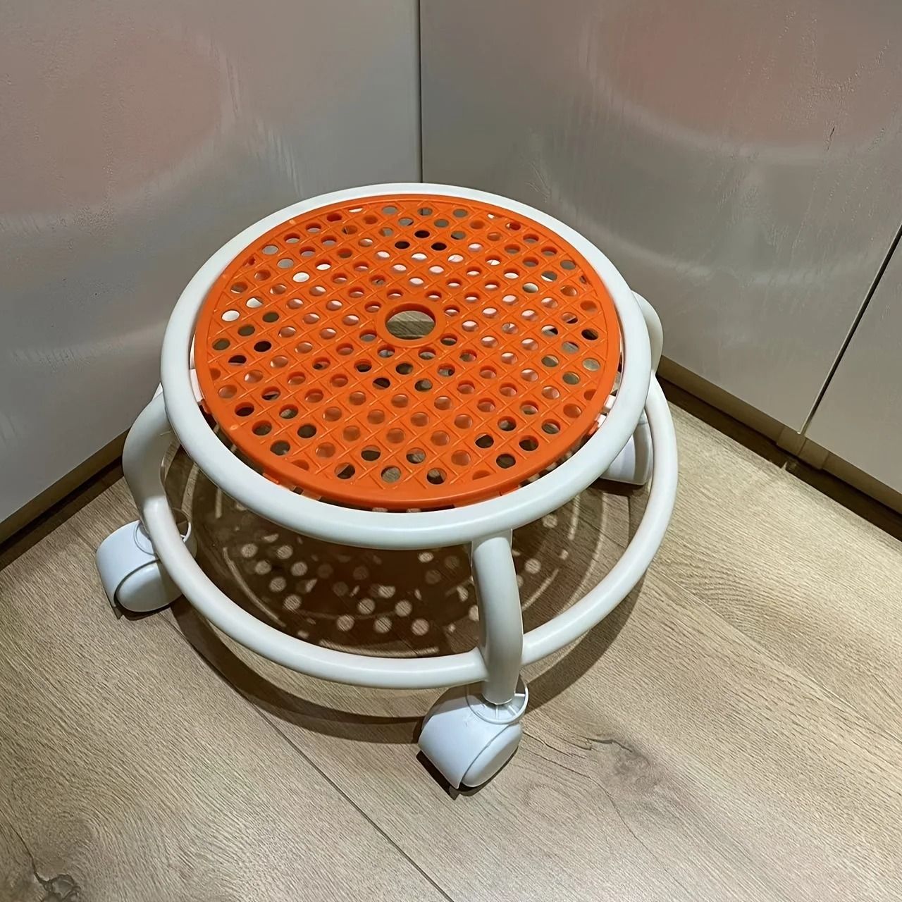 Low Profile Rolling Swivel Stool Silent 360 Circular Mobile Seating orange