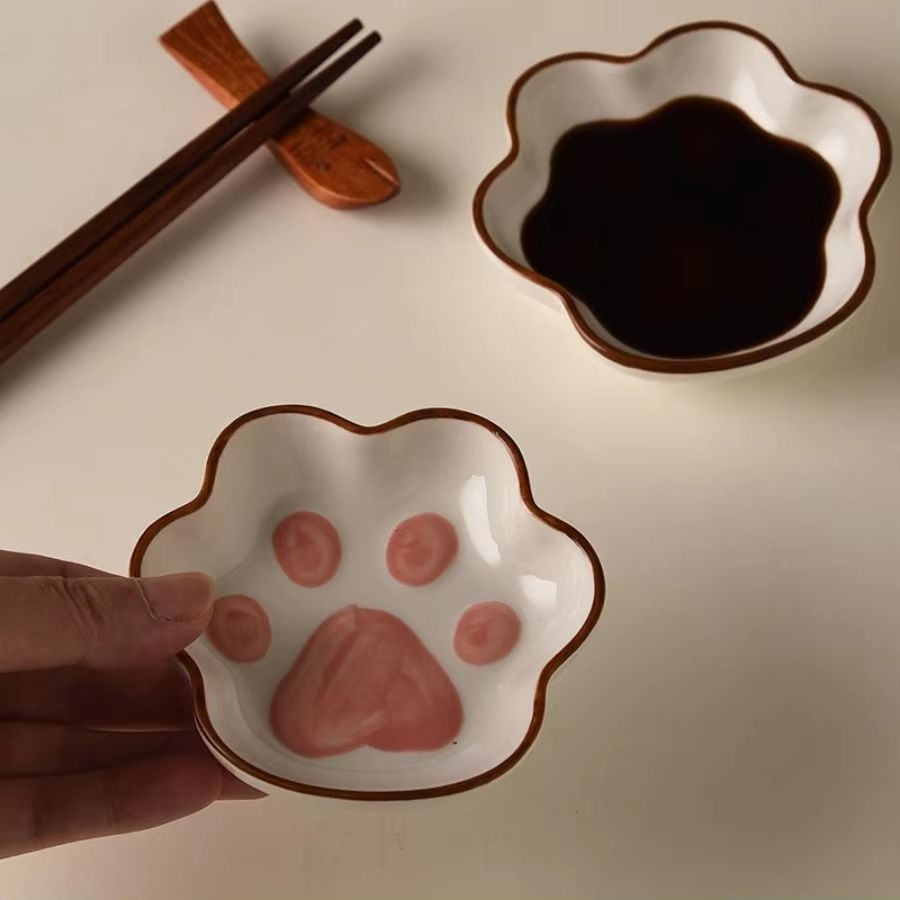 Japanese Cat Paw Dipping Sauce Dish Cute Ceramic Seasoning Plate For Soy Sauce & Condiments Japanese Cat Paw Dipping Sauce Dish Cute Ceramic Seasoning Plate For Soy Sauce & Condiments