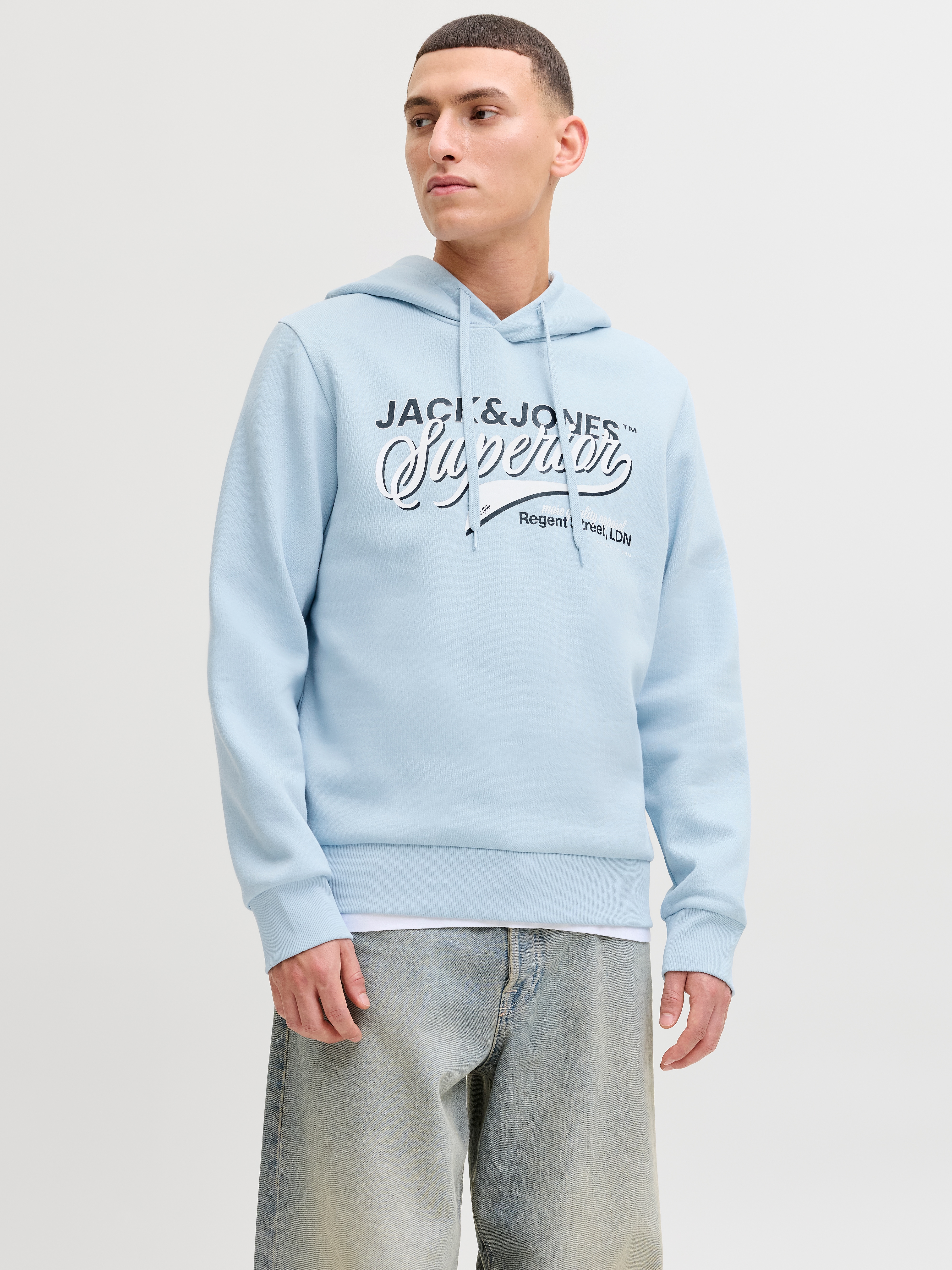 Kapuzensweatshirt JACK & JONES "JJELOGO SWEAT HOOD 2 COL 25/26 NOOS", Herren, Gr. XL, celestial blau, angeraute Sweatware, Obermaterial: 70% Baumwolle, 30% Polyester, bedruckt, regular fit normal, Rundhals, Rippbündchen, Sweatshirts, mit stylischem...