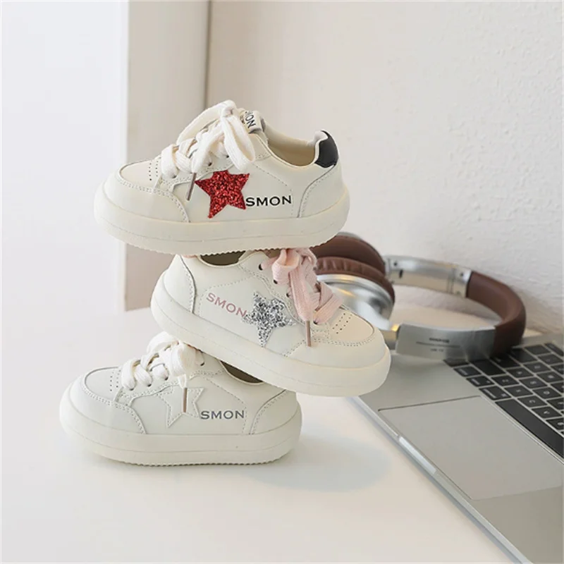 2026 neue Frühjahr Kinder Schuhe Leder Weiß Stern Kinder Tennis Atmungs Mode Im Freien Jungen Mädchen Turnschuhe Größe 22-37