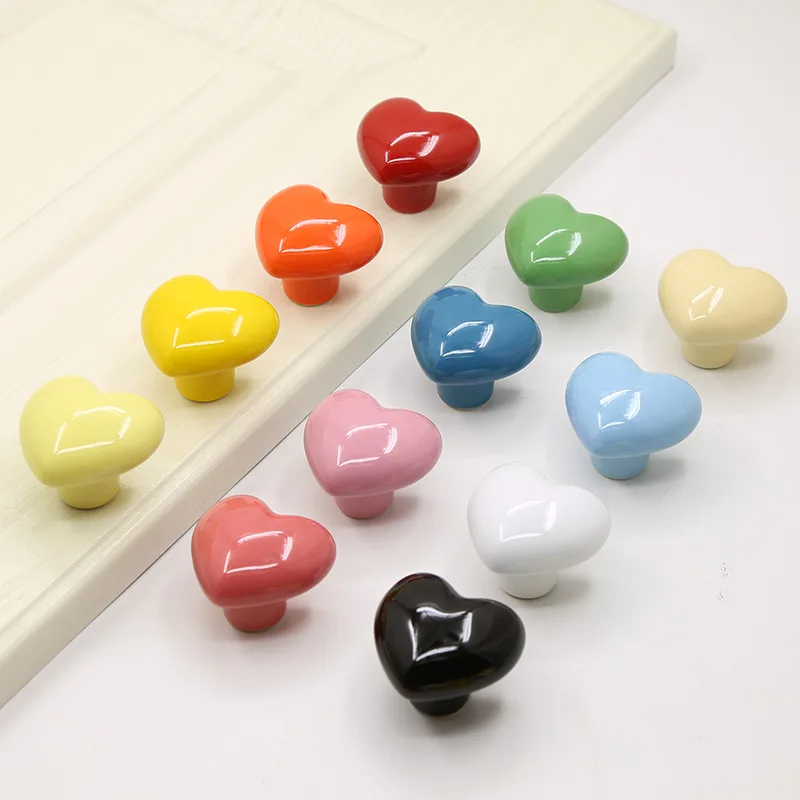 Manopole e maniglie per mobili in ceramica Maniglie per armadi con cassetti a forma di cuore colorato Maniglia per mobili per la casa Ferramenta per porte Foro singolo