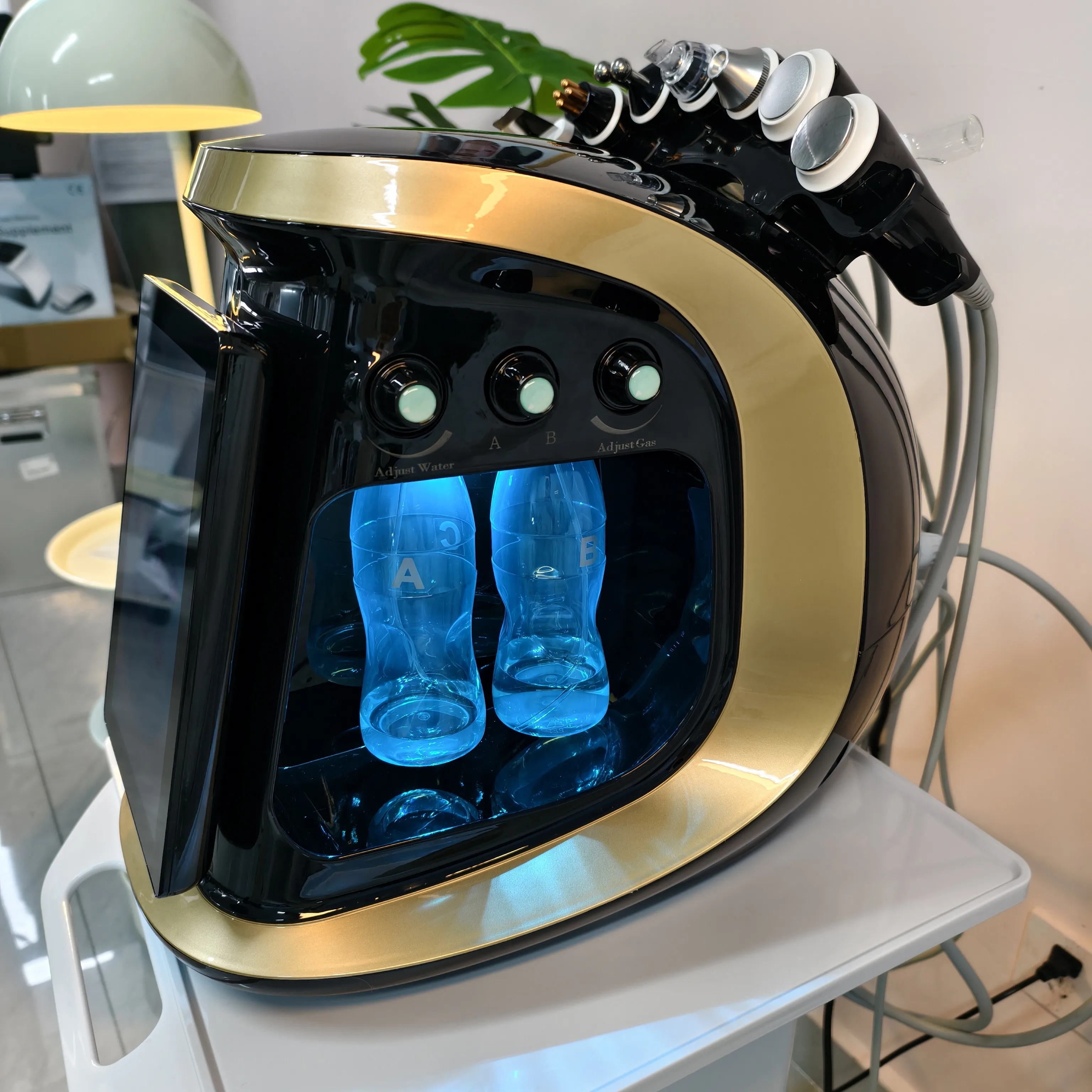 7-in-1-Desktop-Blasenmaschine, professionelles Hautpflegeset, Peeling, Aufhellung, Porenminimierer, Rötungslinderung, Anti-Aging-Funktionen Image