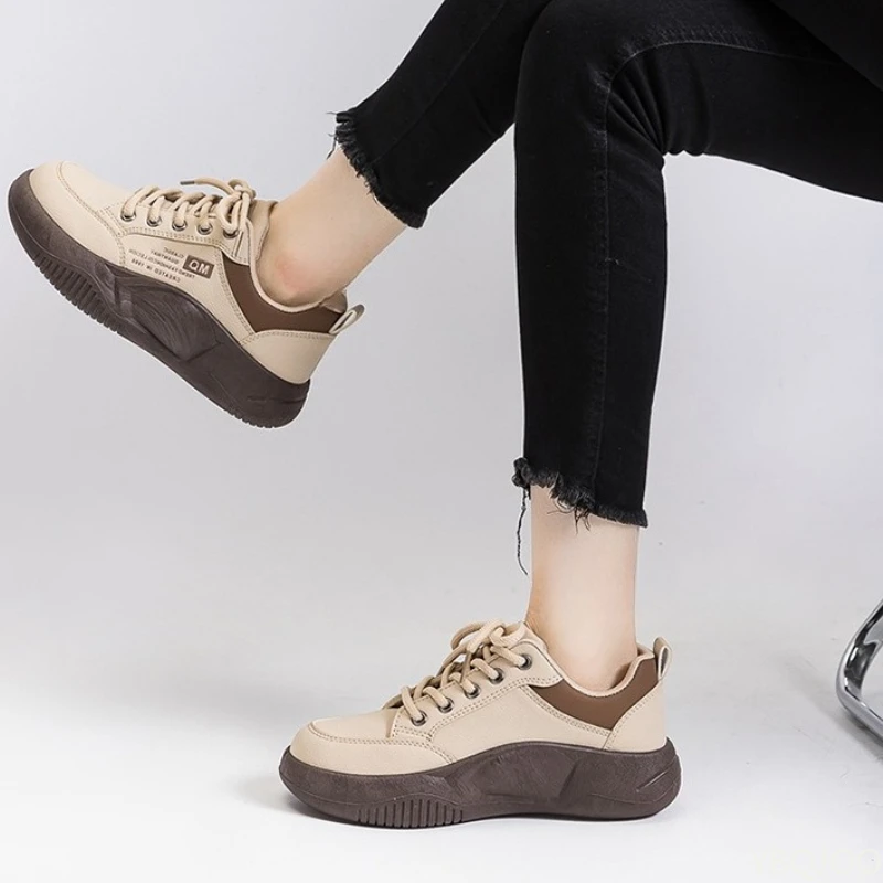 Große Größe Frühling Herbst Mode Neue Dicke Sohlen Höhe Zunehmende frauen Flache Schuhe Nische Trend Vielseitige frauen Einzelnen schuhe