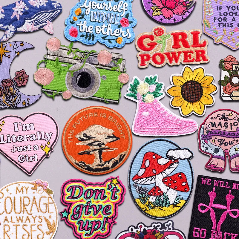 Cartoon Nette Gestickte Patches Für Kleidung Buchstaben Blume Rose Patch Für Kleidung Eisen Auf Patches Auf Kleidung Jacken DIY Image