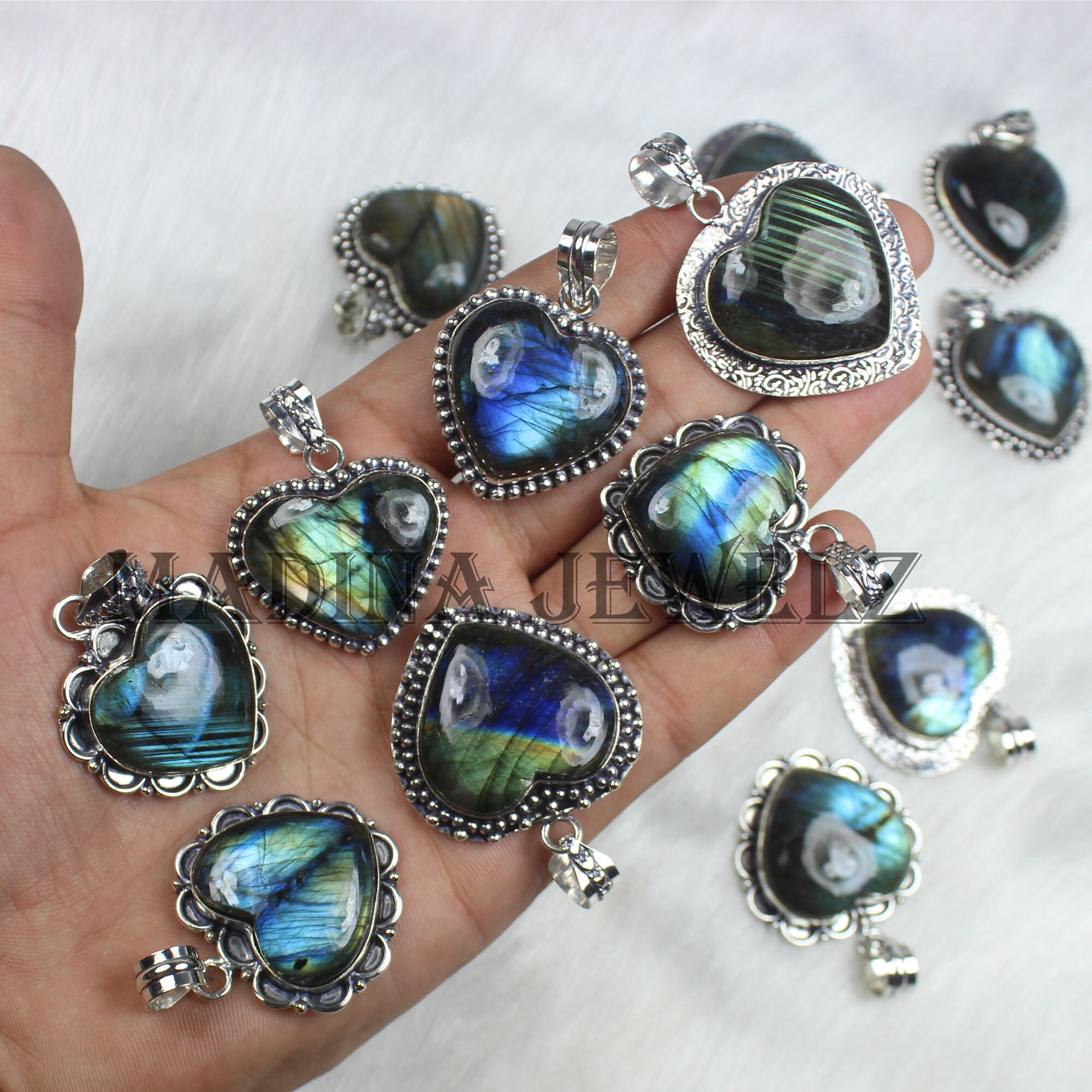 Ciondolo in labradorite Ciondolo a cuore Ciondolo in argento sterling Multi labradorite Ciondolo in pietra preziosa Ciondolo a colletto Ciondolo a cuo