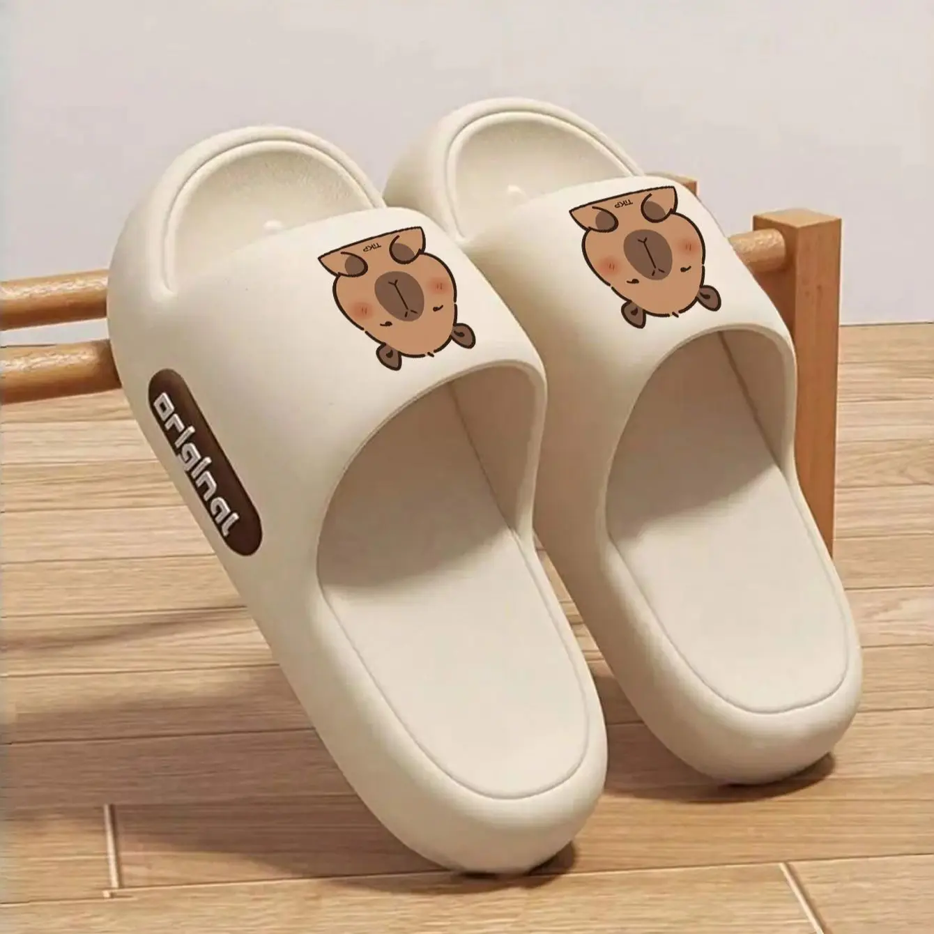 Sommerliche, innovativ designte EVA-Herrenschuhe, weiche und leichte Hausschuhe, geeignet für Freizeitaktivitäten im Innen- und Außenbereich.