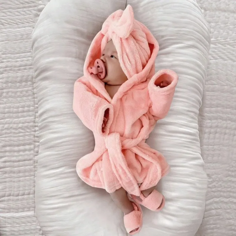 Neugeborenen Fotografie Requisiten Bademantel Sets Weiche Plüsch Kapuzenbademantel und Hausschuhe Baby Fotoshooting Outfits für Studio Fotoshooting Image