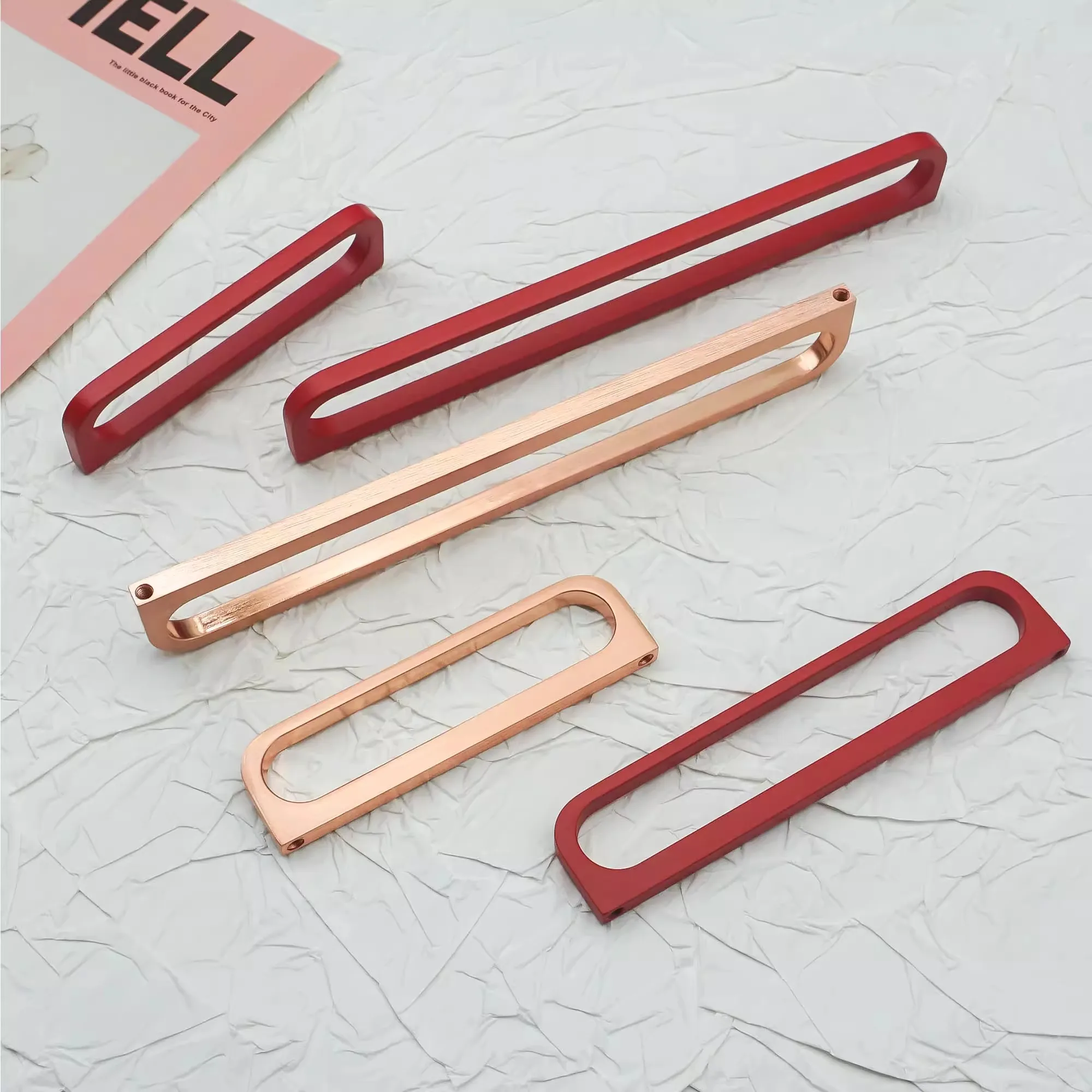 Matte rote Schrankgriffe, einfaches Schlafzimmer, Kleiderschrank, Griffe, Küchenschrank, Türknöpfe, moderne Möbelbeschläge aus Zinklegierung Image