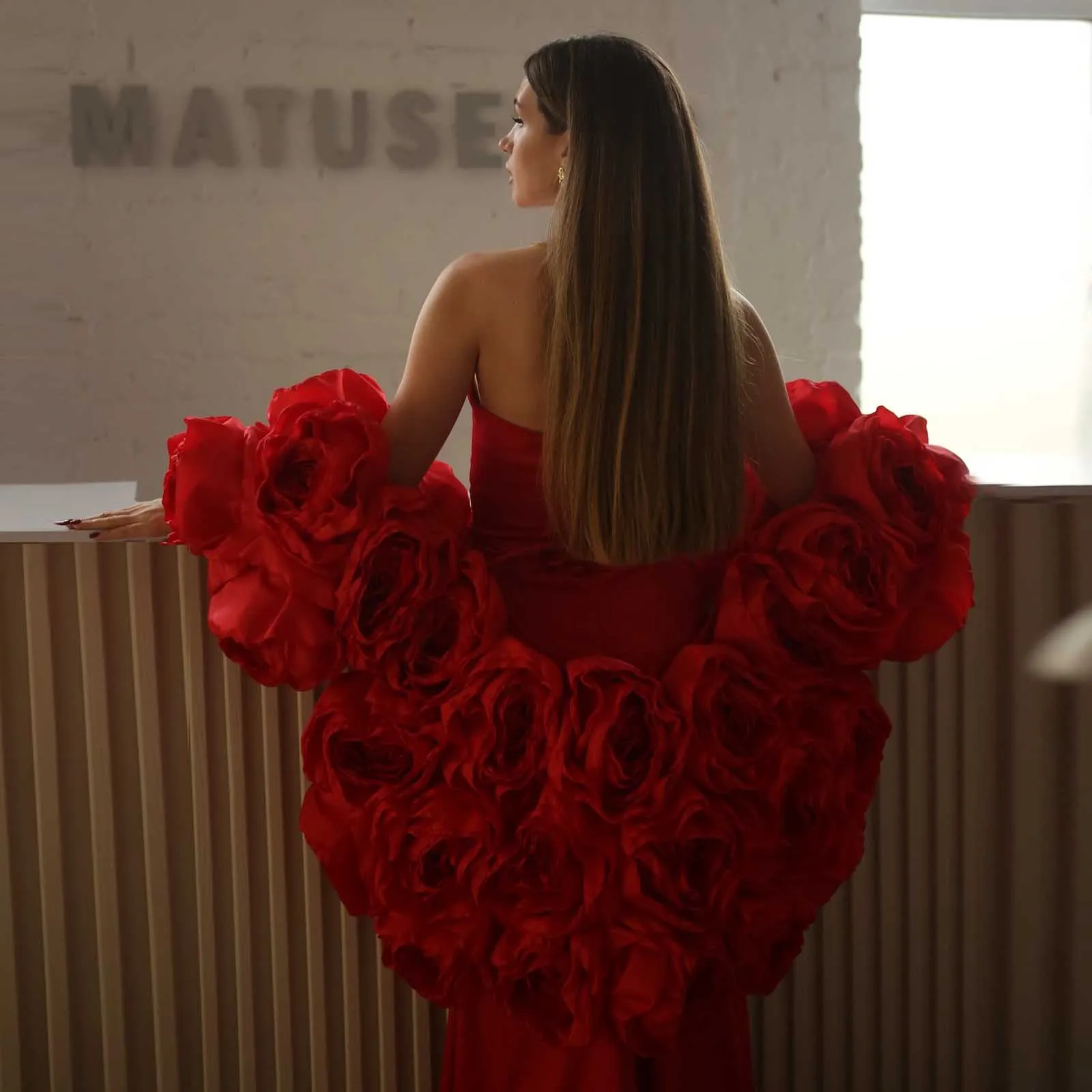 Rose Achselzucken Cape 3D Blumen Schal rot elegante Braut Wrap handgemachte 3D Blumen Bolero maßgeschneiderte Abend Party Cape für Kleid