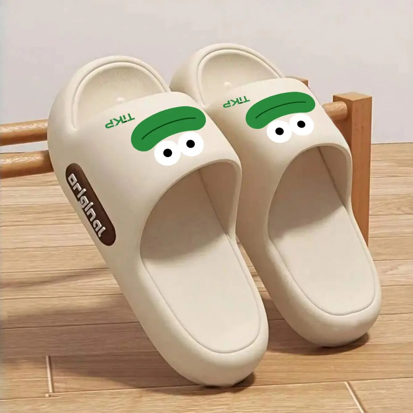 Sommerliche Eva-Herrenschuhe mit innovativem Design, weiche und leichte Hausschuhe, geeignet für Freizeitaktivitäten im Innen- und Außenbereich Image