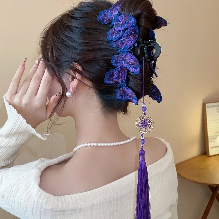 Neue Chinesische Stil Stricken Schmetterling Haar Krallen frauen Lila Lange Blume Quaste Shark Greifen Clips Vintage Hanfu Kopfschmuck W