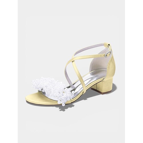 Elfenbeinfarbene Perlen-Sandalen mit Blockabsatz – elegante Brautschuhe für moderne Stadthochzeiten Image