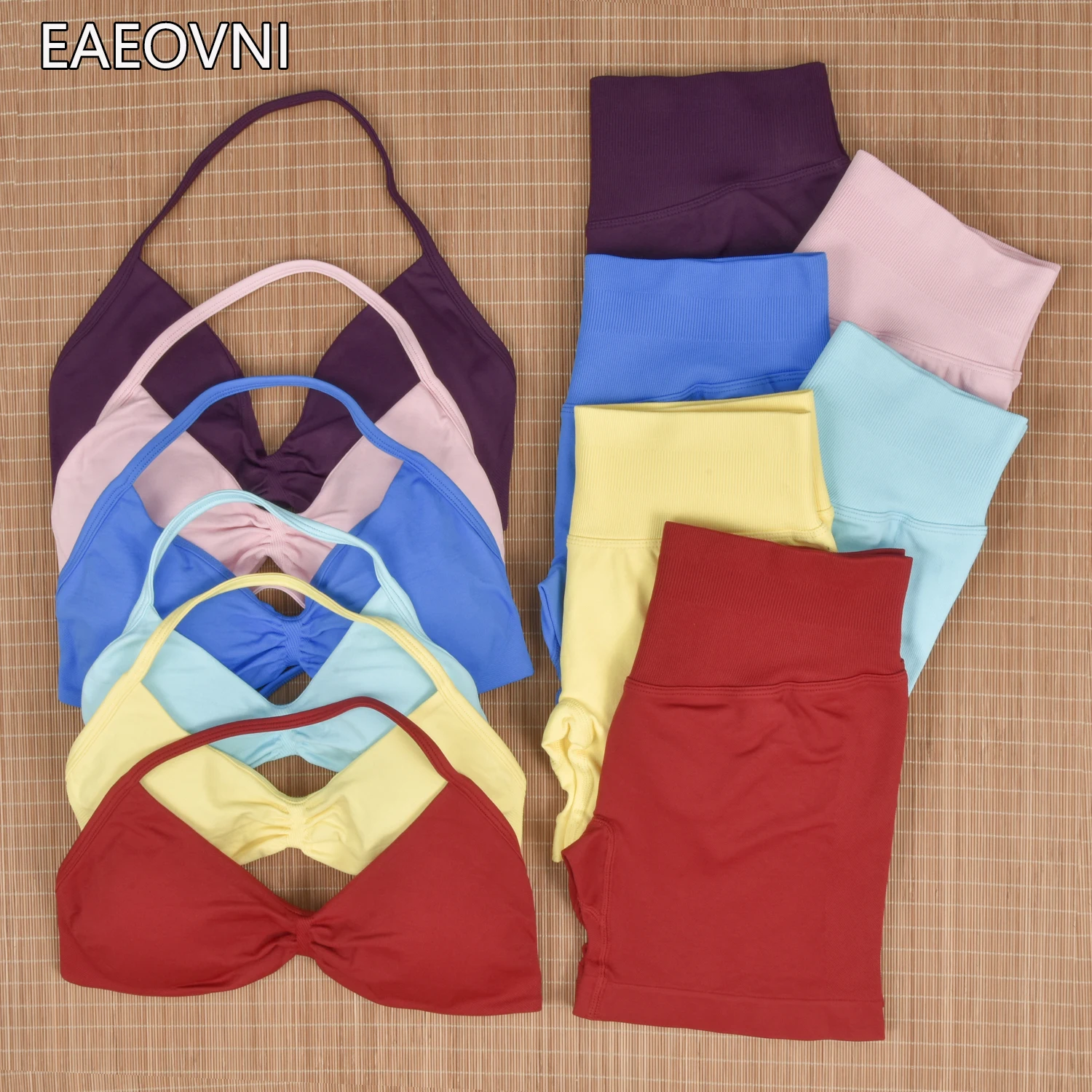 EAEOVNI Ensemble de yoga sans couture froncé pour femme, short de sport, soutien-gorge de sport à bretelles, ensemble 2 pièces, tenue de fitness halter