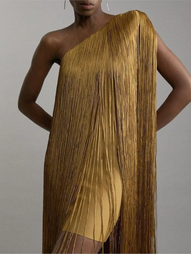 Abito da sera senza maniche in tinta unita estivo Abito da donna con scollo inclinato alla moda Abito a trapezio asimmetrico con spalle scoperte Abito con nappa sottile