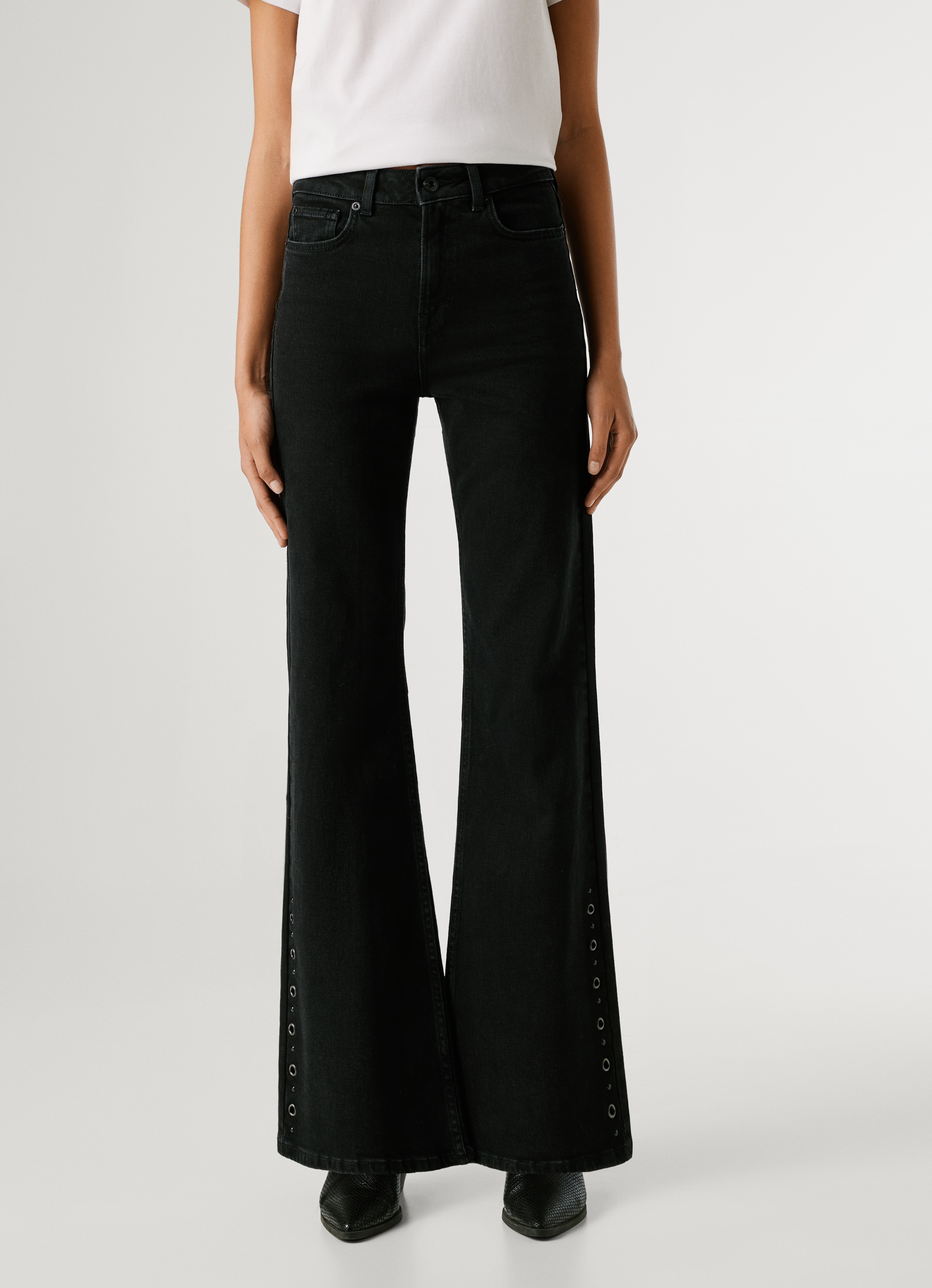High-waist-Jeans PEPE JEANS "WILLA BLK", Damen, Gr. 28, Länge 30, schwarz, Denim/Jeans, Obermaterial: 99% Baumwolle, 1% Elasthan, unifarben, ausgestellt lang, Jeans High-Waist-Jeans, Flare Leg, mit dekorativen Nieten