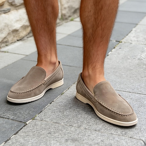 Lässige Herren-Slipper, bequemes Obermaterial aus Wildleder, leicht anzuziehen, perfekt für Strand, Resort und Urlaub. Image