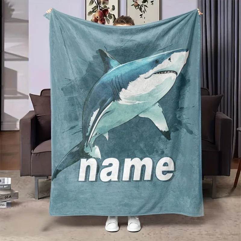 Die personalisierte Cartoon-Hai-Flanelldecke ist weich, bequem und warm, geeignet für Schlafsofas, Büros und Reisen Image