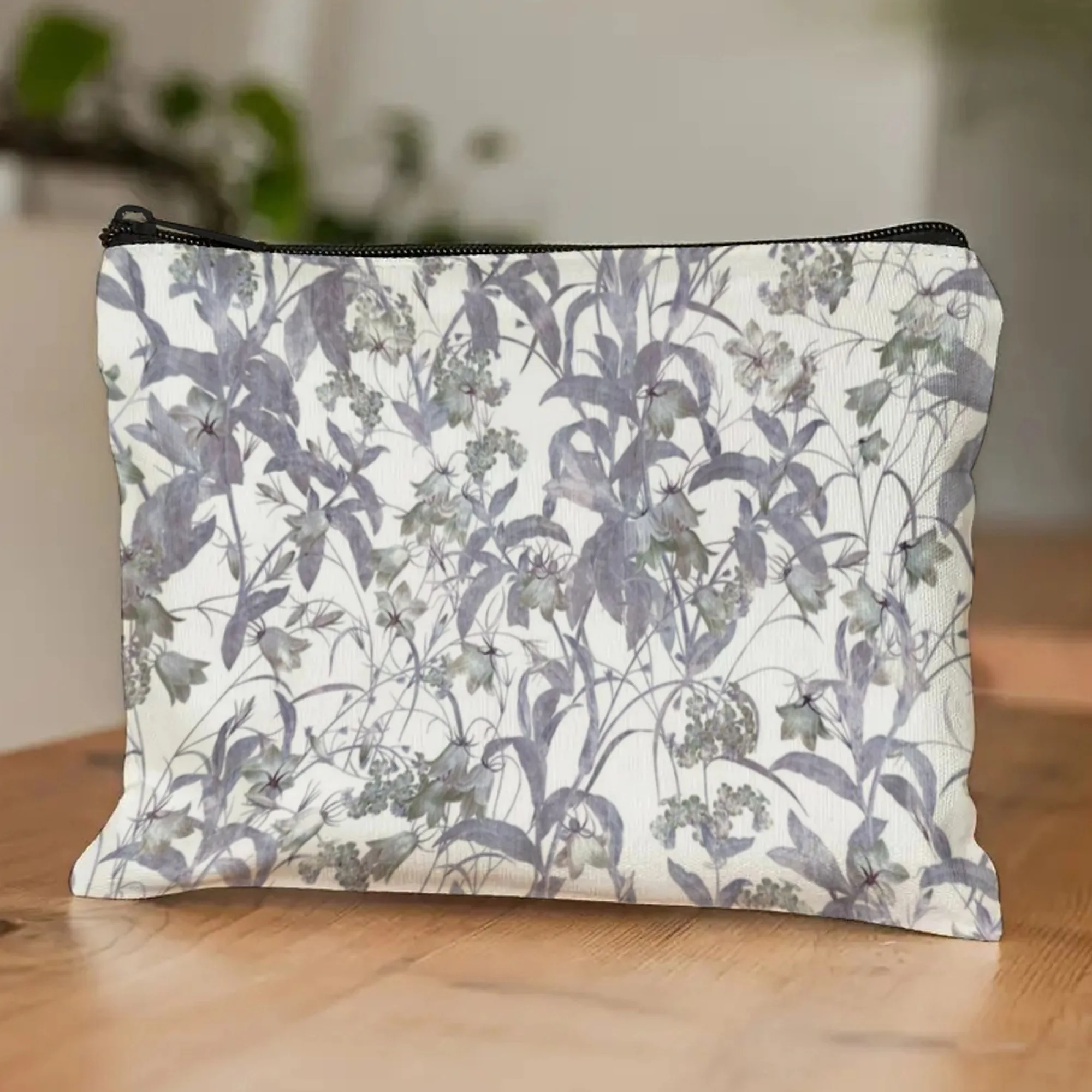 Elegante Retro-Kosmetiktasche mit Blumenmuster in Grau-Lila mit Samt-Blumenmuster-Druckakzenten revive Vintage Grace in Beauty-Aufbewahrung