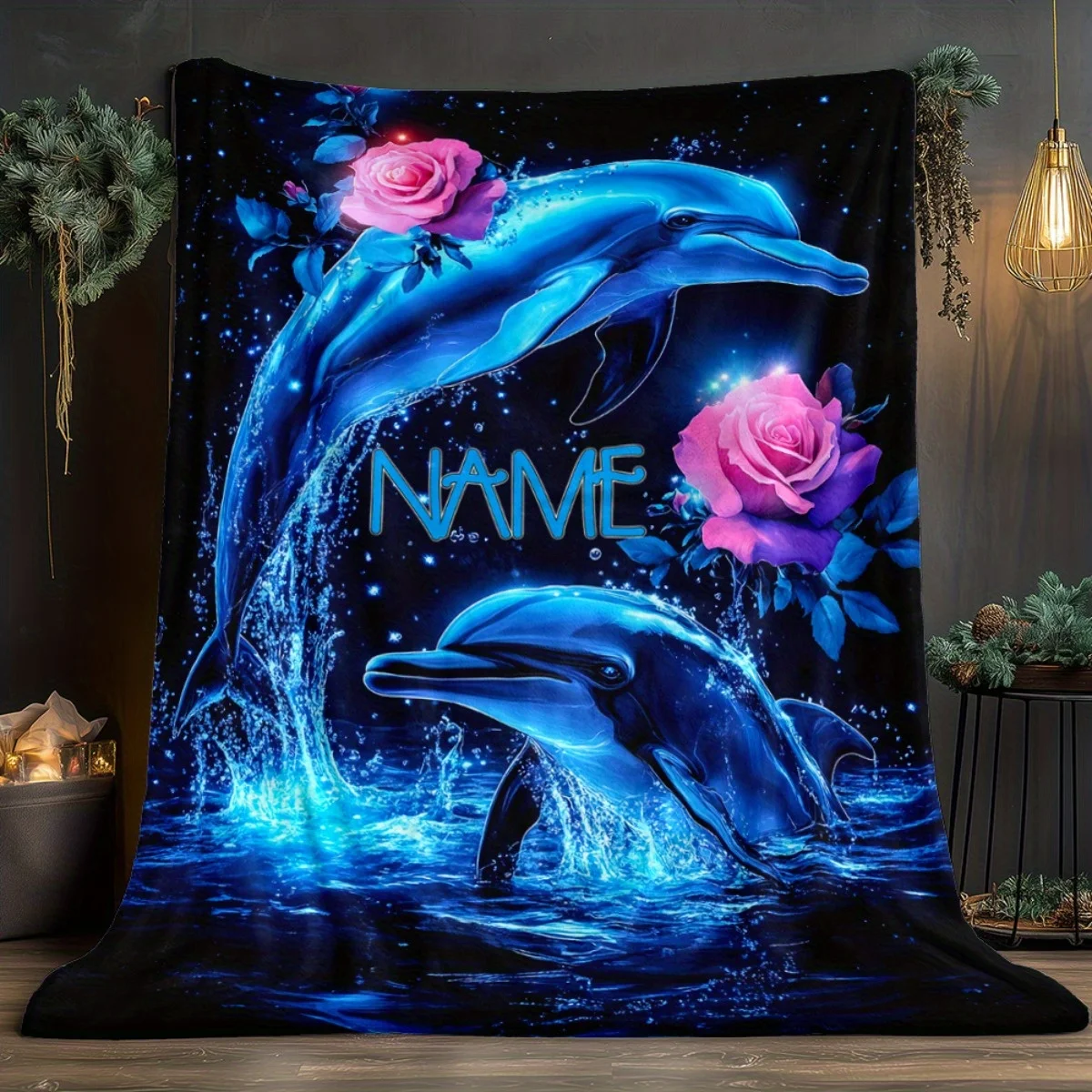 Personalisierter individueller Name: Französische Samtdecke mit Delfin- und Rosen-Ozeanmuster, leicht und weich, ganzjährig universell Image