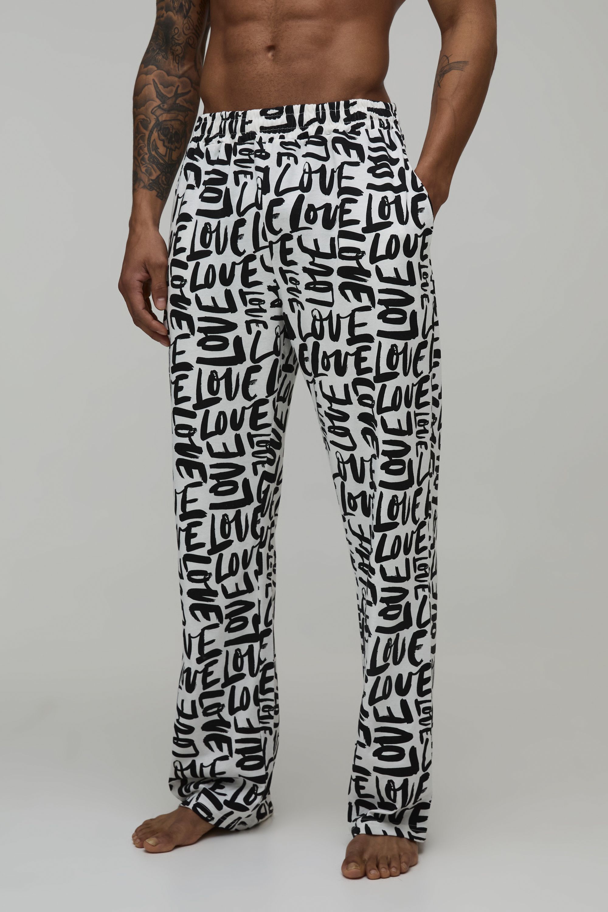 Boohooman Mens Relaxed Love All Over Printed Valentines Loungewear Bottoms - White Cotton - Size 3XL | Boohooman Sale | Discount Designer Brands