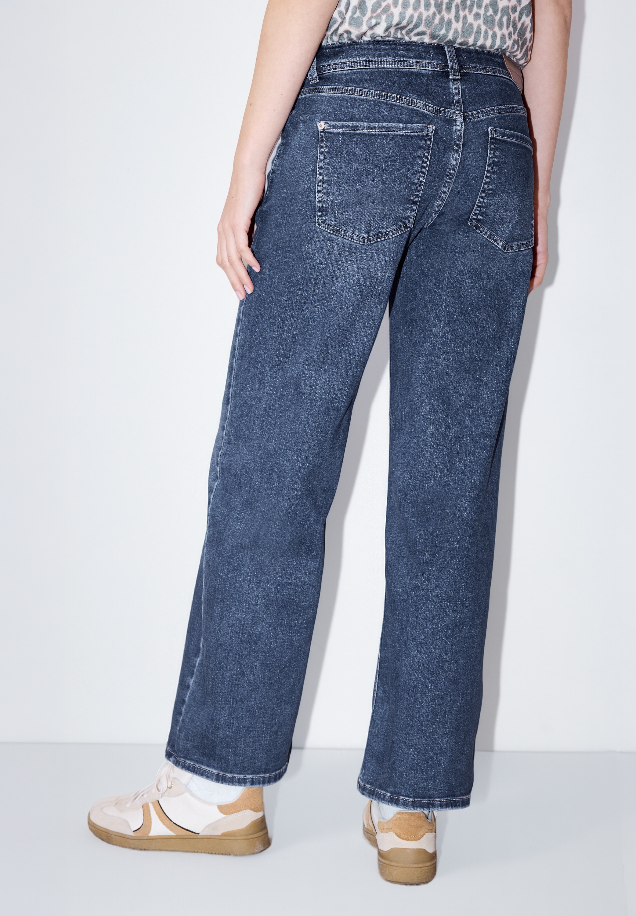 Comfort-fit-Jeans STREET ONE STUDIO, Damen, Gr. 30, Länge 30, medium blau soft washed, Jeans, 72% Baumwolle, 25% Polyester, 3% Elasthan, unifarben, lang, Jeans, mit Wide Legs