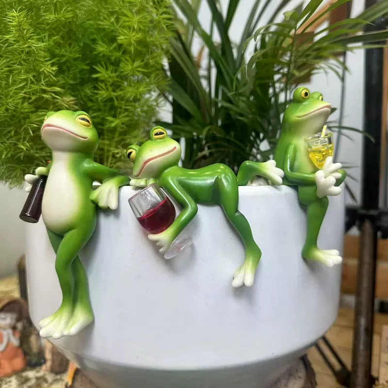 Creative Handmade Resin Frog Planter For Outdoor, Balcony, Garden Decoration standing