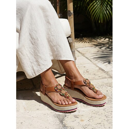 Boho-Sandalen mit Perlenbesatz – bequeme, hellbraune Plateau-Wedges mit farbenfrohen Ethno-Akzenten für tropische Resorts und Inselurlaube Sommerurlaube am Strand Image