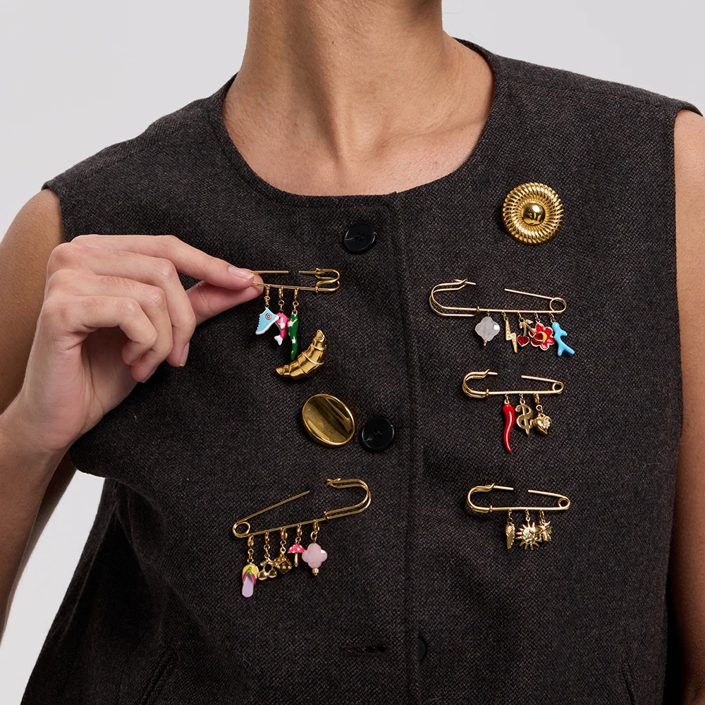 Stilvolle Abnehmbare Brosche mit Anhängern, Blumen-Herz-Design 18K Vergoldeter Edelstahl DIY Brosche Abzeichen Accessoire Image