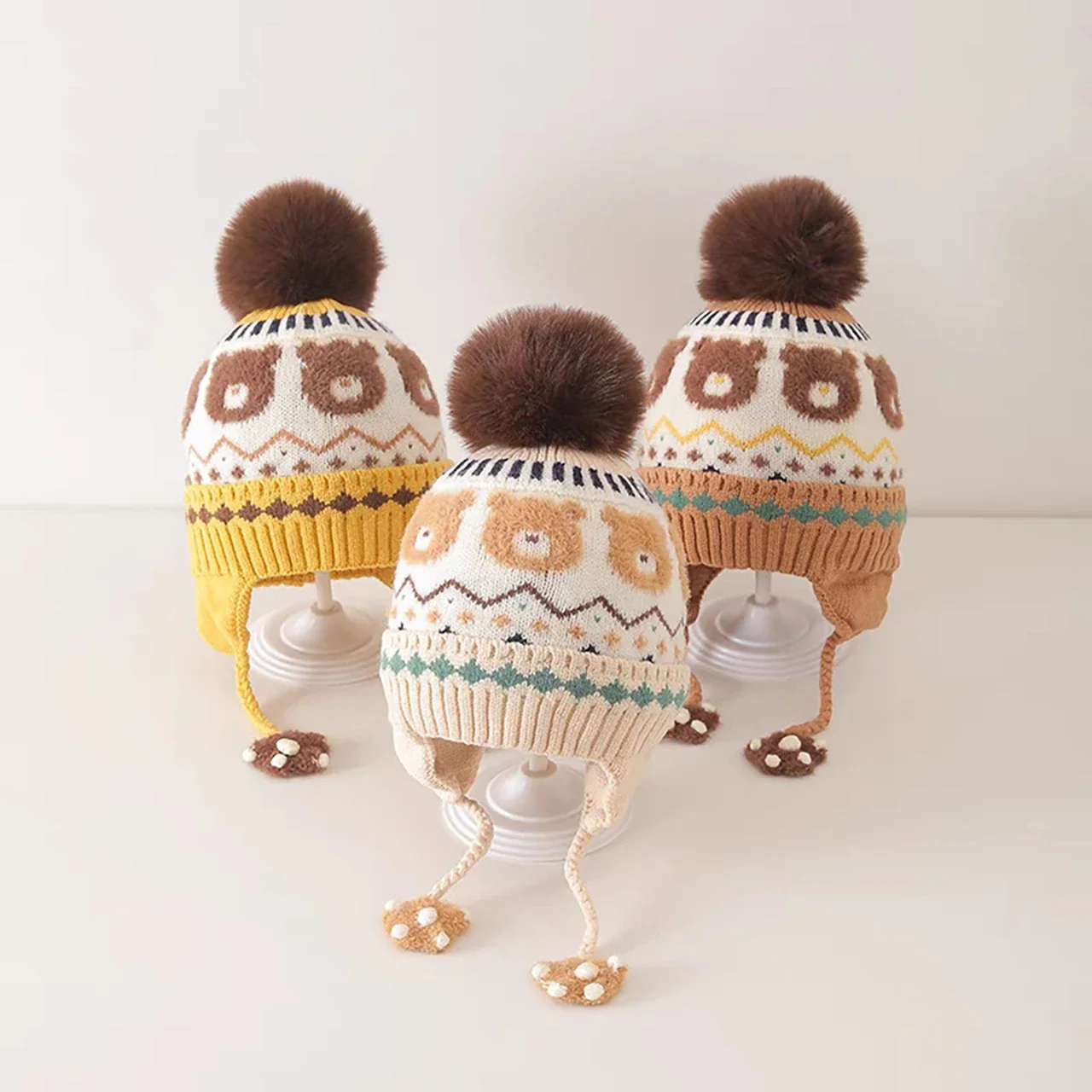 Nette Cartoon Bär Baby Hut Winter Verdicken Warme Junge Mädchen Ohr Schutz Kappe Mützen Weiche Pompom Kleinkind Kinder Hut Image