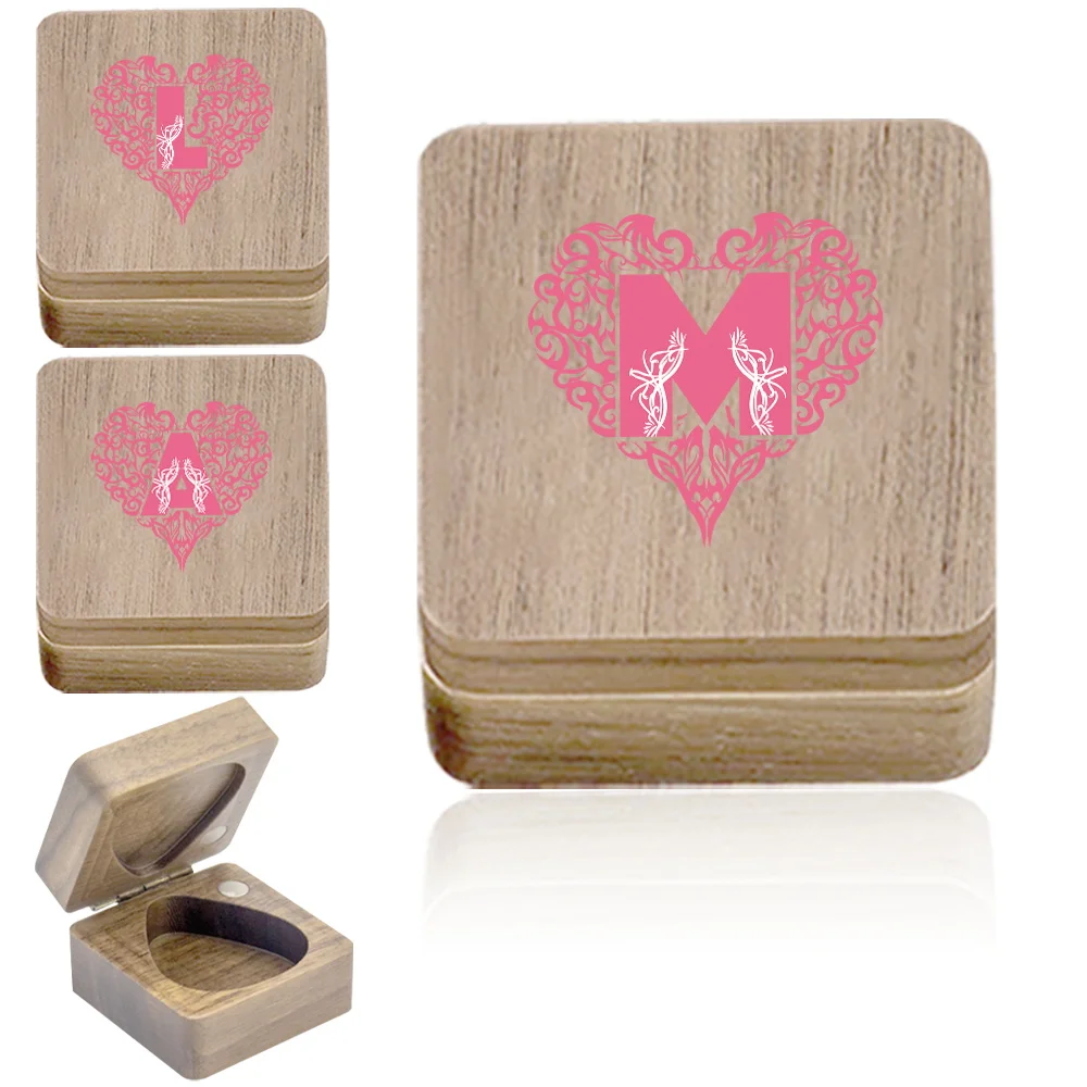 1 Stück Gitarren-Plektren-Etui aus Holz mit schickem Liebesbrief-Design, perfekt für Plektren, Anfangsname, 26 Buchstaben-Muster Image