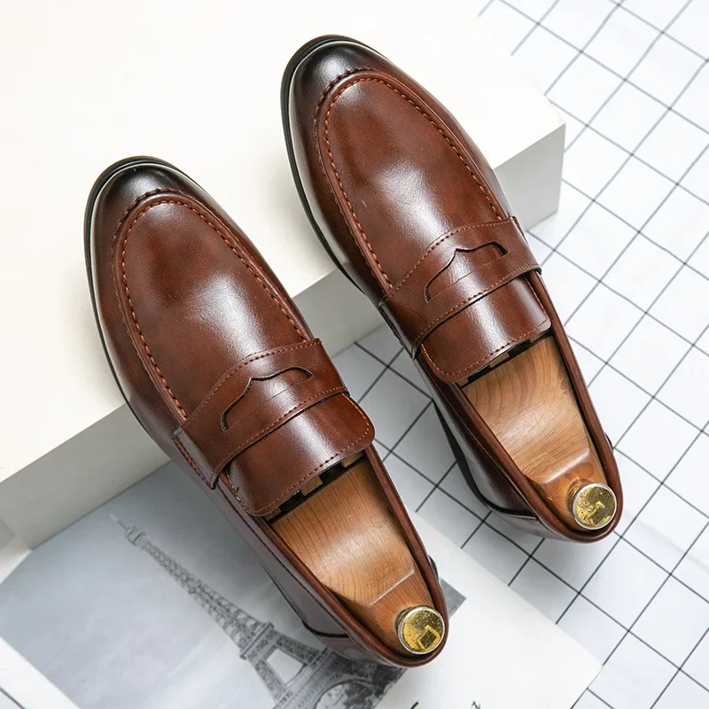 2026 Frühling und Herbst Loafer Herren Slip-On Business Formelle Freizeitschuhe Braun Herrenschuhe Leder Herren Anzugschuhe Große Größen 38-48