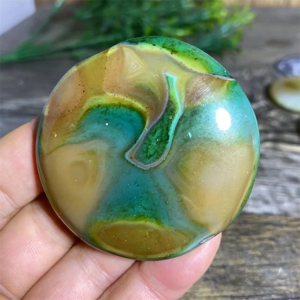 Natürlicher Kristall-Achat Kreisförmiger Handquarz Hochwertige Heilstein-Qualität Reiki-Mineralien Schönheit Heimdekoration Zimmer